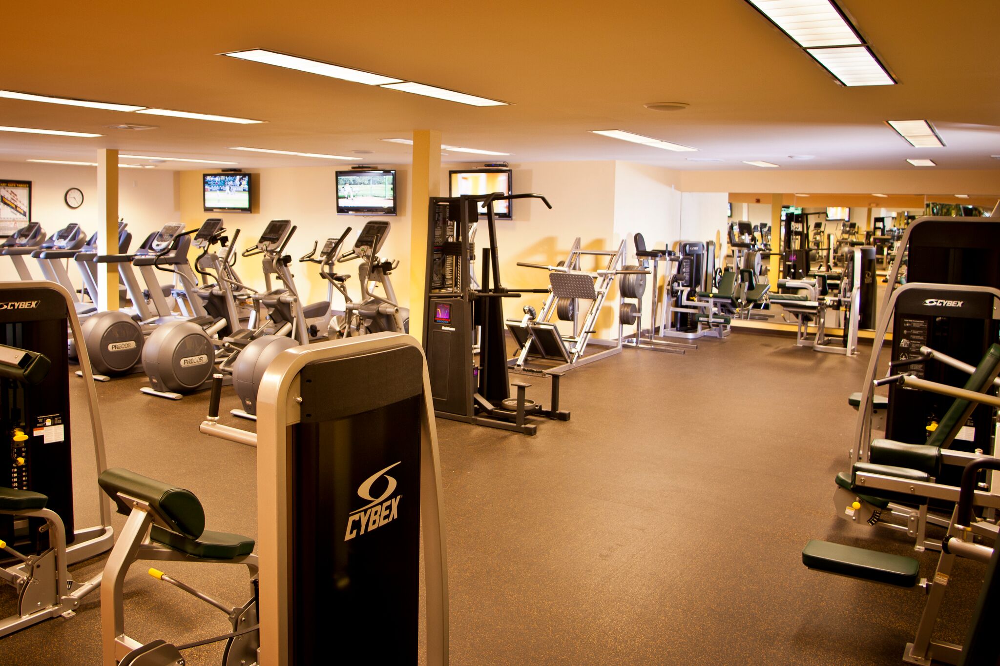 Workout machines in Vail Racquet Club fitness center